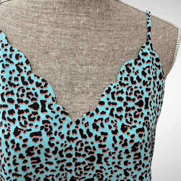Socialite Scalloped V-Neck Leopard Print Cami S - Picture 5 of 7